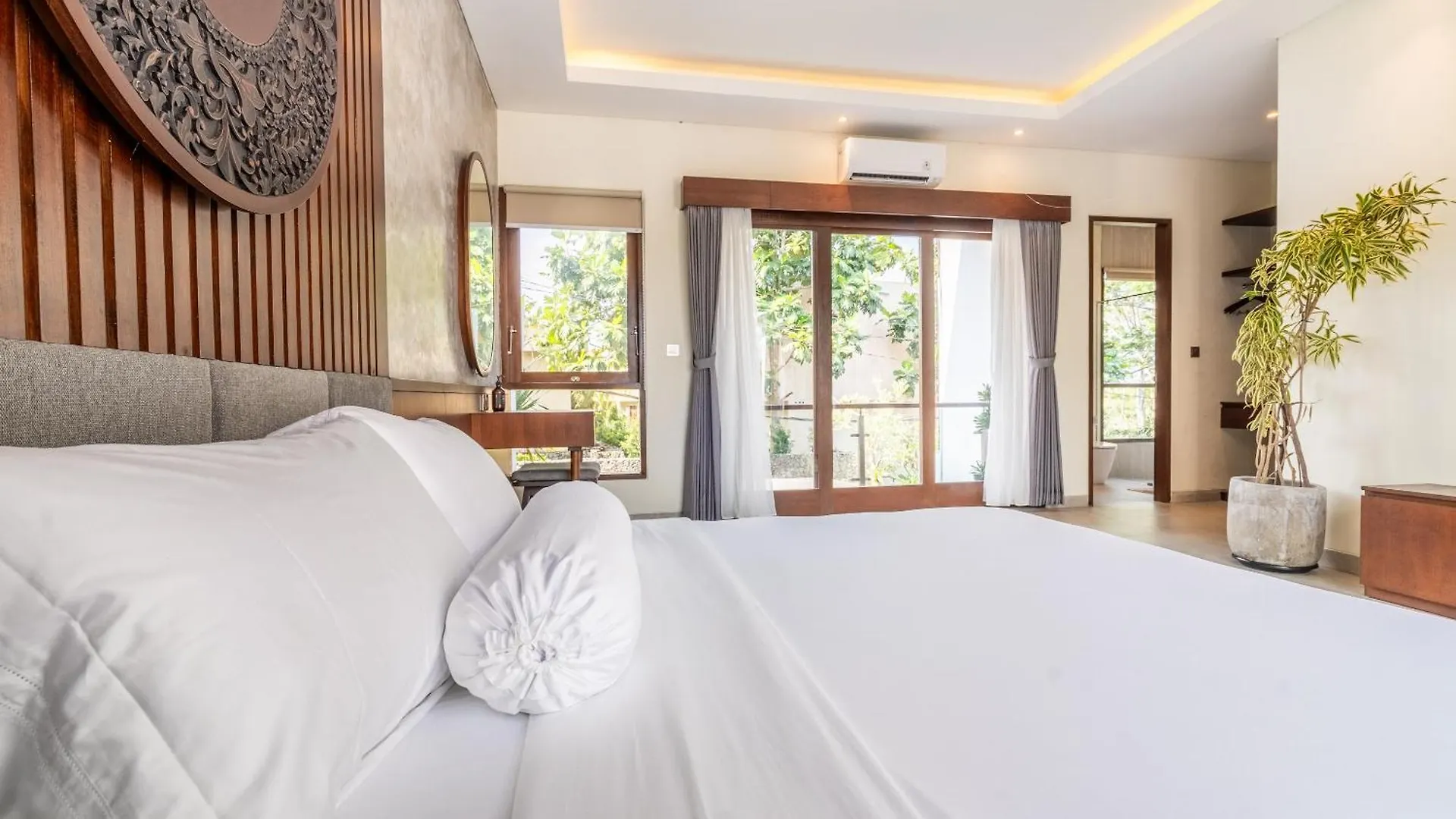 Taman Dharmawangsa Villa - 3Br Luxury Private Pool Villa In Nusa Dua Nusa Dua